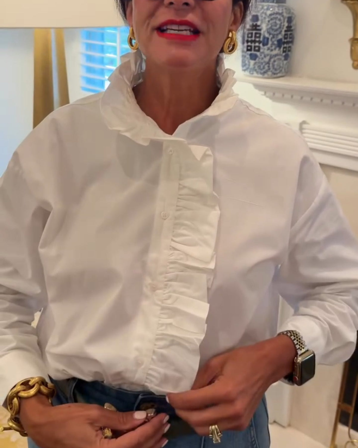 Blusa Elegante con Volantes y Botones