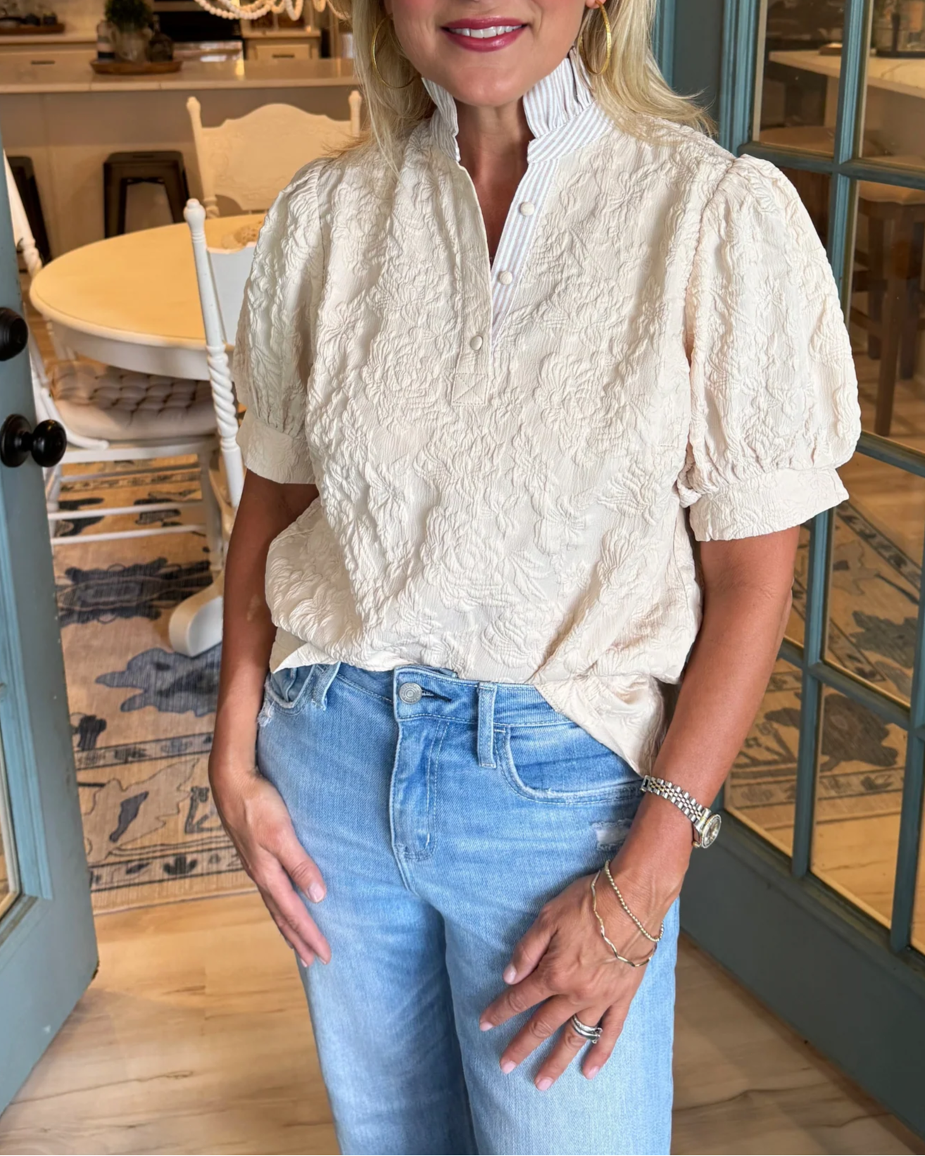 Blusa Henley de Manga Abullonada con Textura Floral