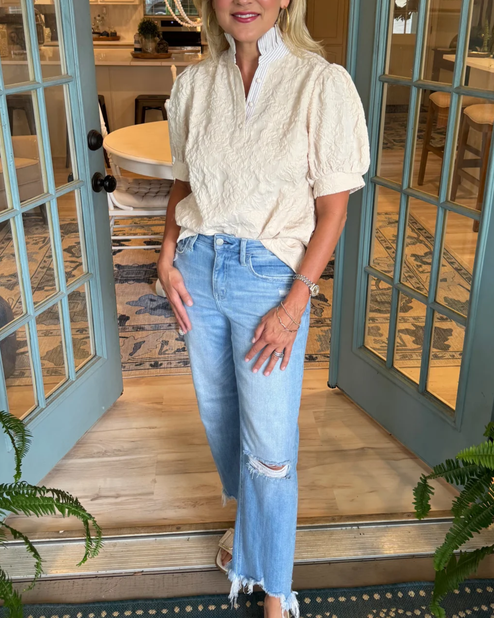 Blusa Henley de Manga Abullonada con Textura Floral